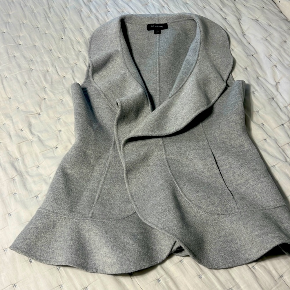 St John Vest size 12 excellent condition